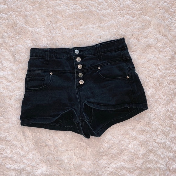 Black high rise shorts - Picture 1 of 4